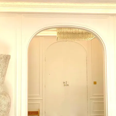 New! Luxury Passy-kennedy In Front Of Eiffel Tower Apartment