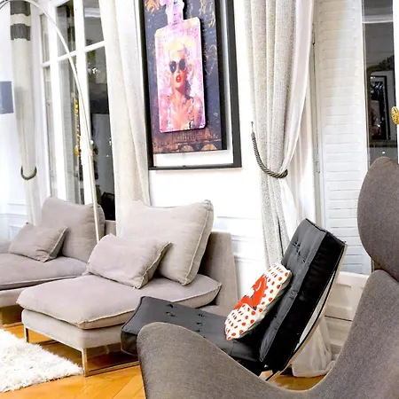 Devant La Tour Eiffel Et Seine Apartman Párizs