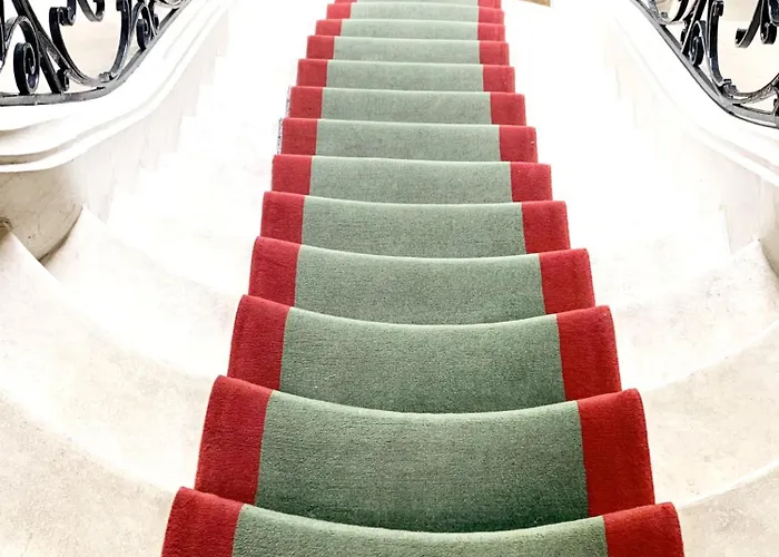 Devant La Tour Eiffel Et Seine Párizs