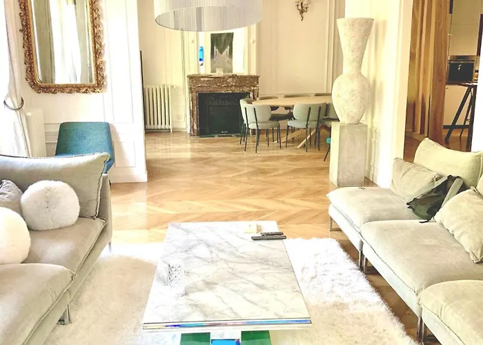 Apartman Devant La Tour Eiffel Et Seine *