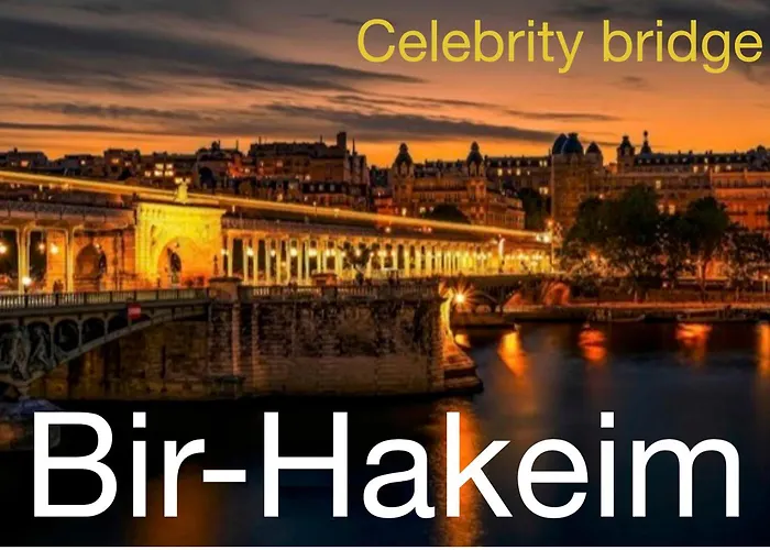 Devant La Tour Eiffel Et Seine *