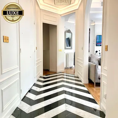 Apartmán Prestige Pres Champs-elysees, Devant La Tour Eiffel Et Seine *